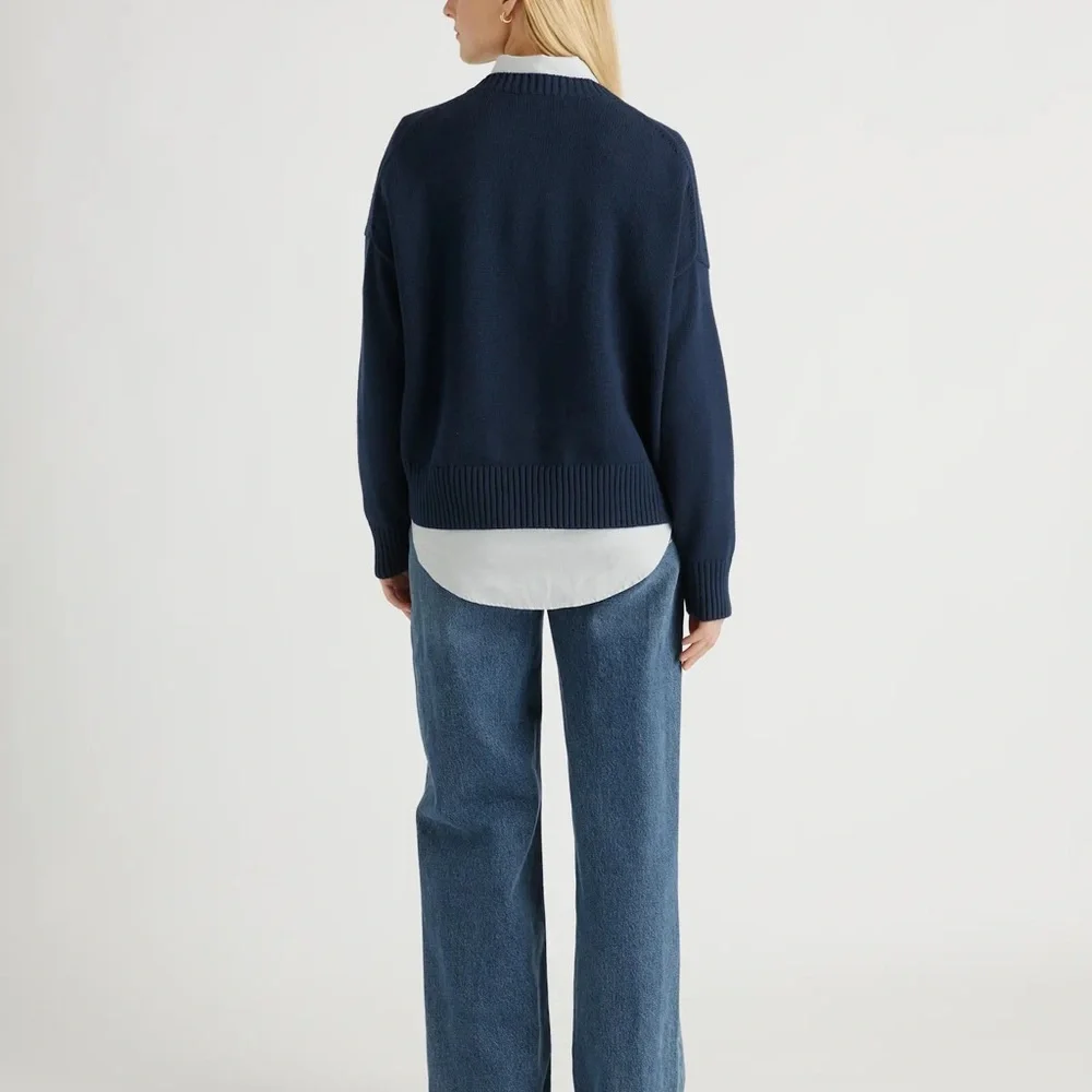 Quince 100% Organic Cotton Boyfriend Crew
Sweater in Navy size Large - Picture 7 of 14